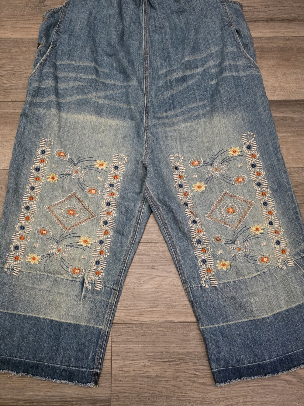 Vintage Denim Overalls Women 2X-3X Embroidered Floral Wide Leg Capri Boho - Picture 4 of 10